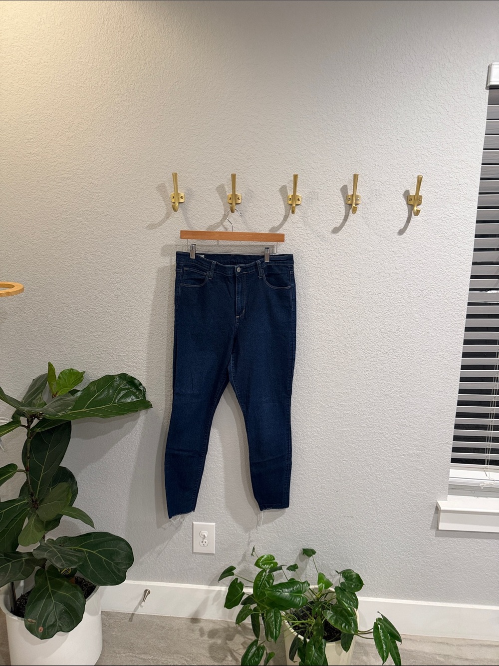 GAP Women's Skinny Jeans in Dark Indigo